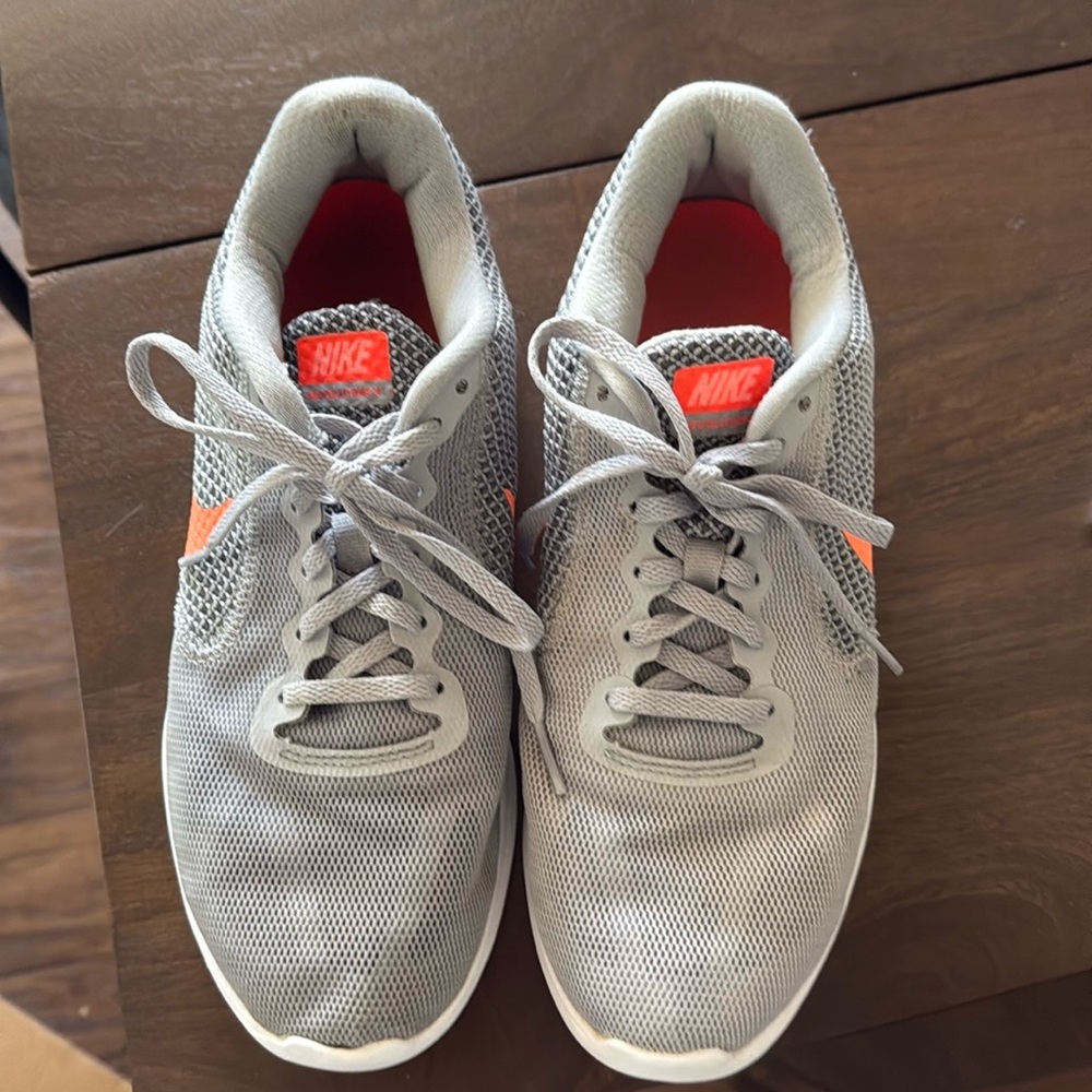 Nike tennis shoes